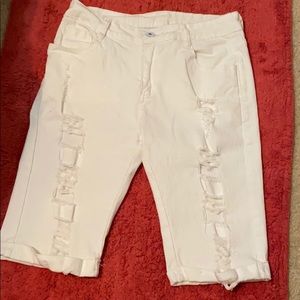 😎☀️ White Cut Out Shorts 😎☀️